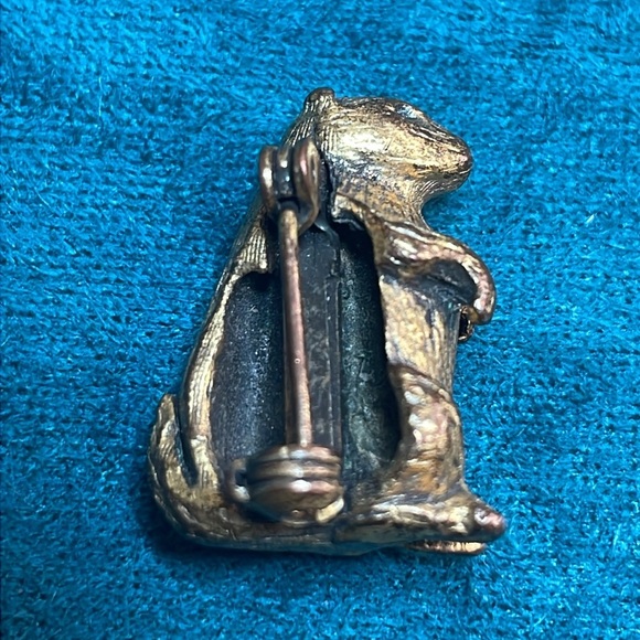 Small Adorable Gopher Pin Brooch - Picture 5 of 7